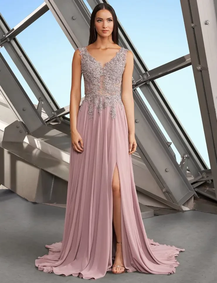 Timeless Elegance: Classic Mother of the Bride Fashion Inspiration Image
