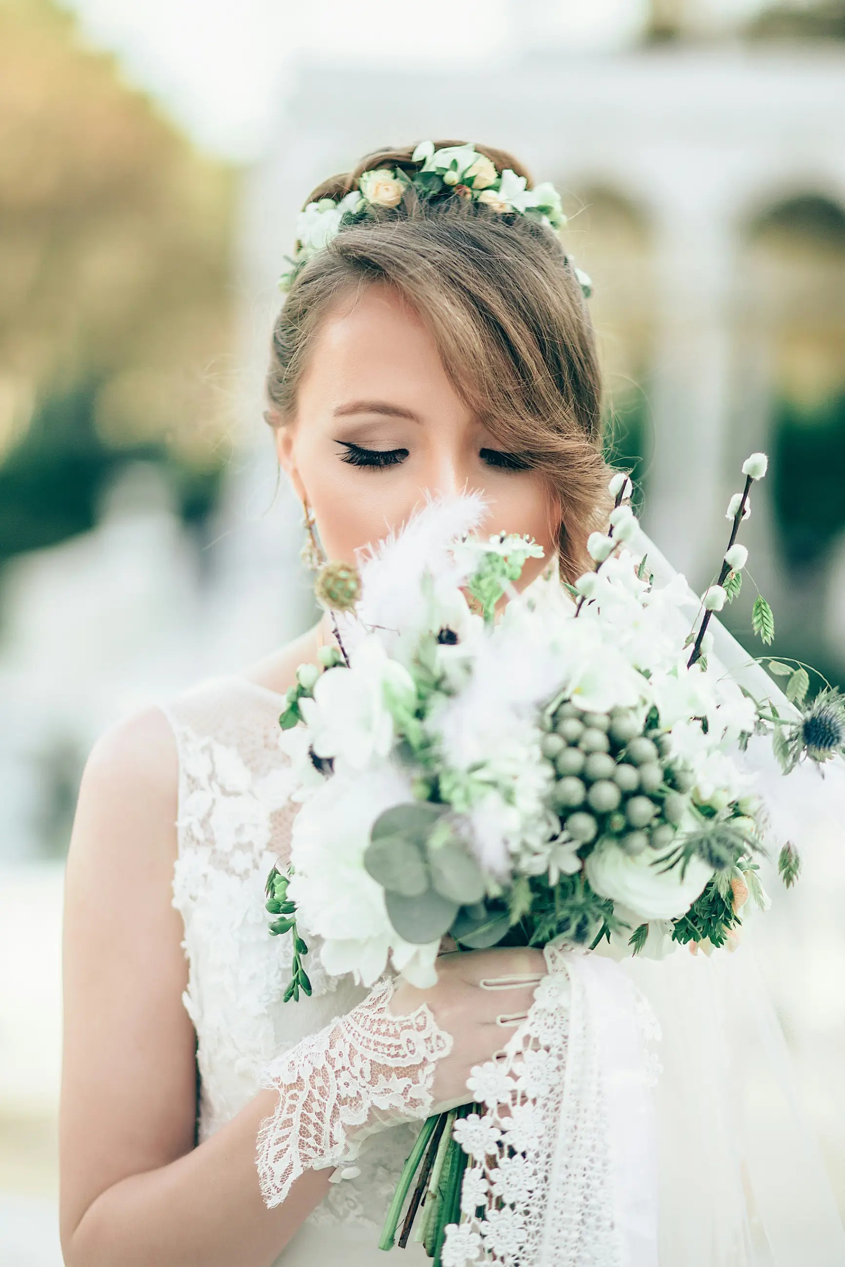 Accessorizing Your Wedding Gown: A Comprehensive Guide. Desktop Image