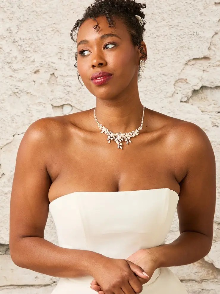 Bridal Accessories 101: Completing Your Look with Veils and Jewelry Image