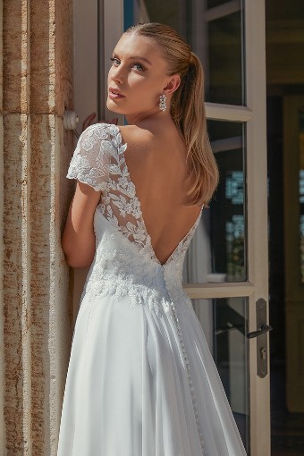 Justin Alexander Style #44460 #5 Ivory/Latte thumbnail