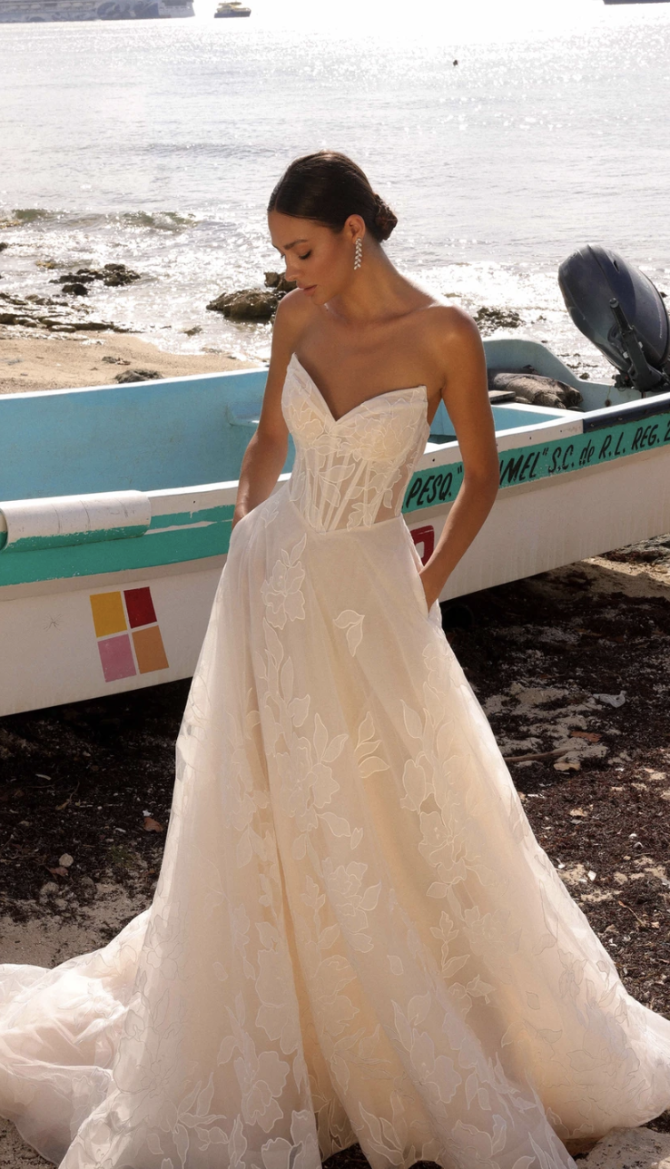 DIVINE CROSS ビーチで海水浴千羽 ウエディングドレス満留 SEC2枚 Jimme Huang | Becker's Bridal - Dixie SS-10149 | Becker's Bridal