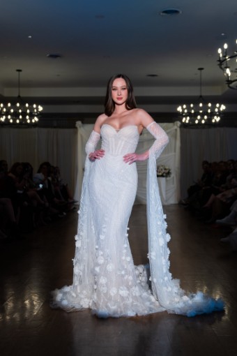 Elizabeth Lee Bridal Style #Lina #1 Ivory/Champagne thumbnail