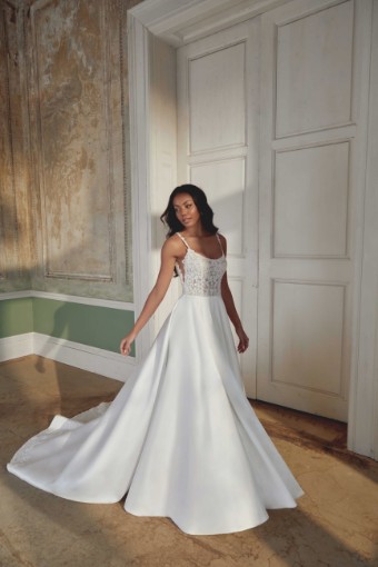 Justin Alexander Style #44539 #8 Ivory/Latte thumbnail