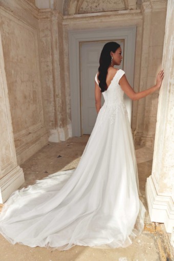 Justin Alexander Style #44538 #5 Ivory thumbnail