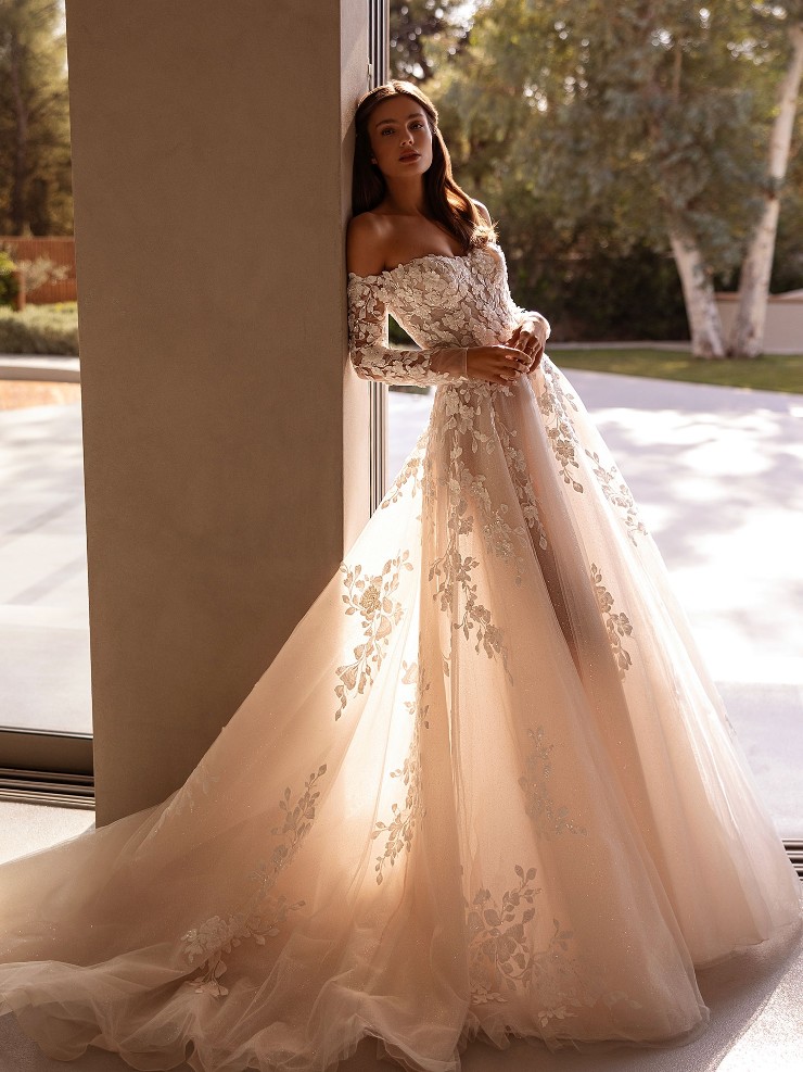princess polly baby blue dress Lauren was my bridal stylist and she was the one who actually found both my  dress and my veil. I am so grateful she was my stylist. I would recommend  her to main image 0