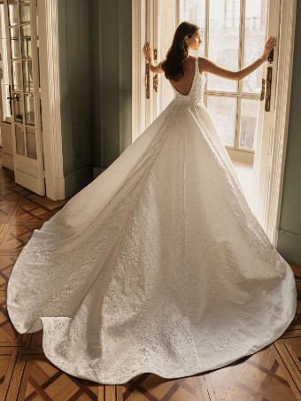 Enzoani Style #Hyacinth #1 Ivory thumbnail