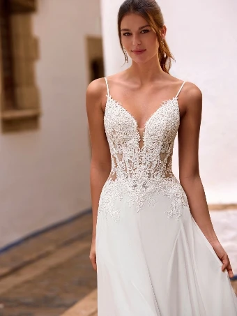Enzoani Style #Floretta #2 default Ivory thumbnail