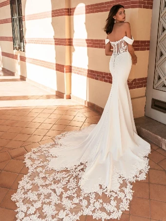 Enzoani Style #Uverra #1 Ivory/Ivory thumbnail