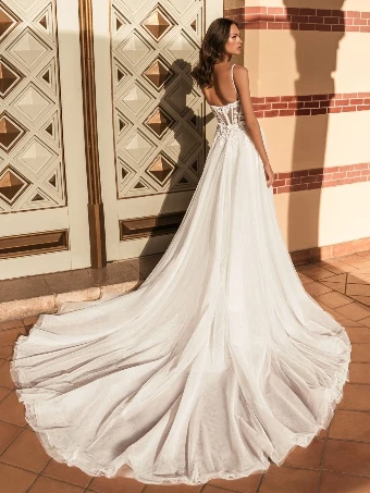 Enzoani Style #Uzaria #1 Ivory thumbnail