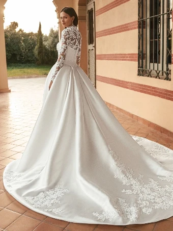 Enzoani Style #Ulani #1 Ivory thumbnail