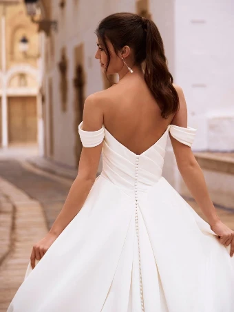 Enzoani Style #Francina #2 default Ivory thumbnail
