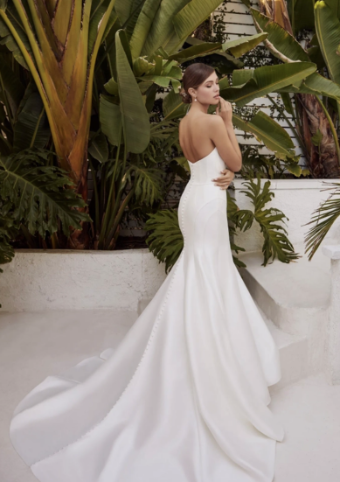 Casablanca  Bridal Style #LE115 #1 default Ivory thumbnail