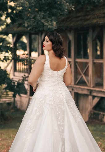 Disney Fairy Tale Weddings Style #D377 Snow White #1 default thumbnail
