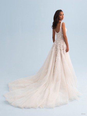 Disney Fairy Tale Weddings Style #D377 Snow White #3 thumbnail