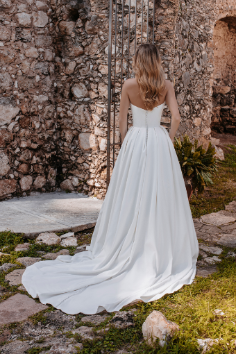 Allure Bridal Style #E366 #4 Ivory thumbnail